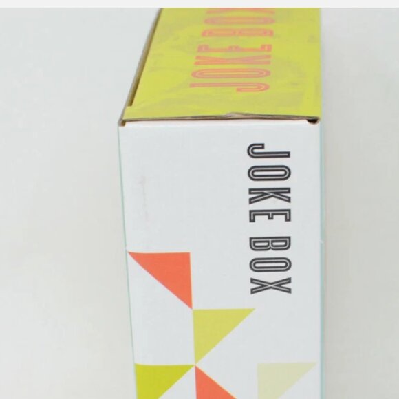 Joke Box Trick Your Family and Friends New- Sealed Snapping Gum Whoopy Cushion - Picture 2 of 4